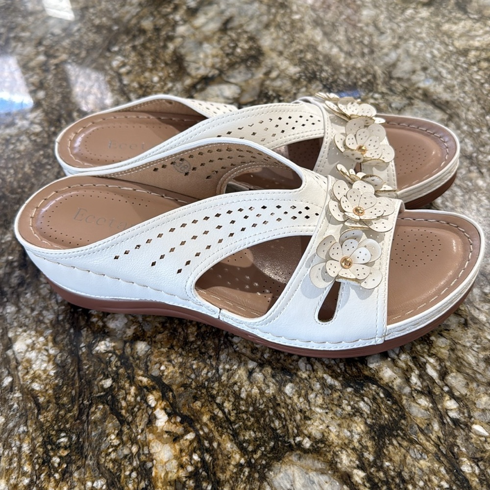 Cream Wedge Slip-on Ecetana Sandals. Size 38 - Picture 2 of 7